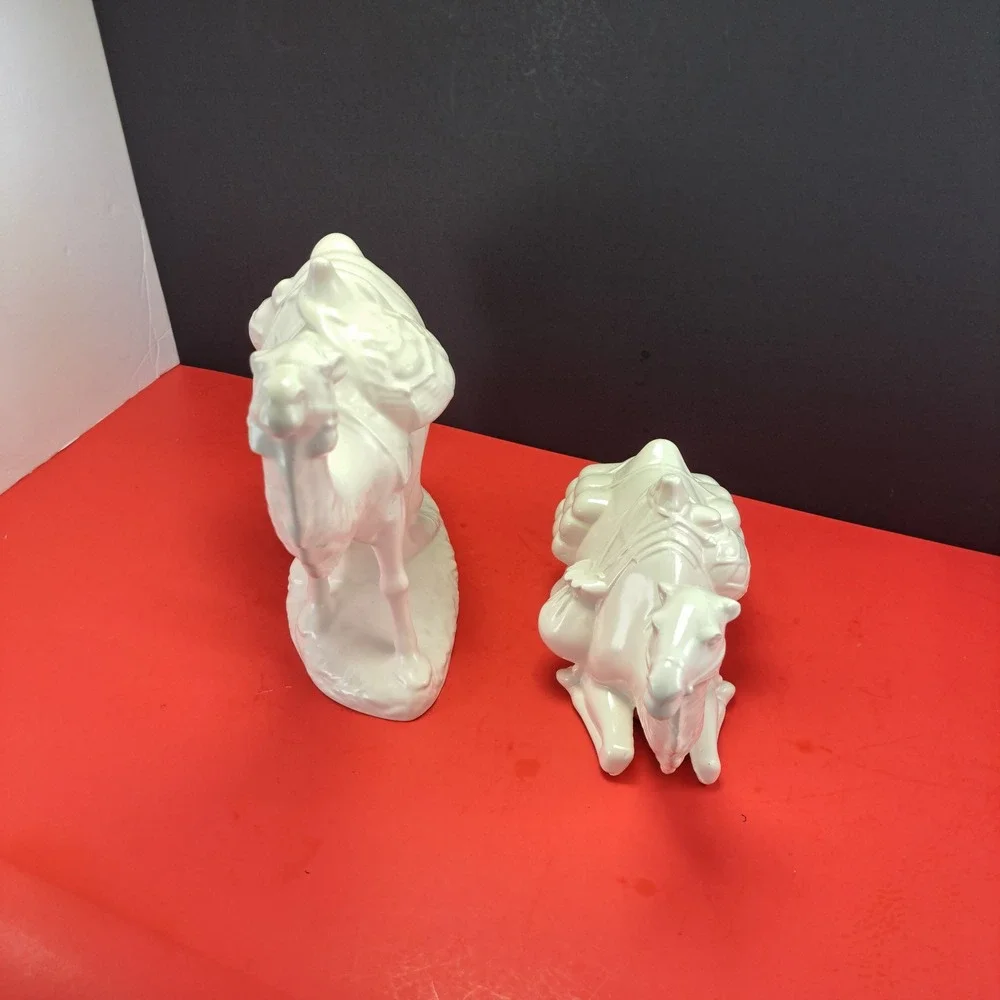 Holiday House Camel Figurine Set Unisex White Good Iridescent Ceramic Nativity